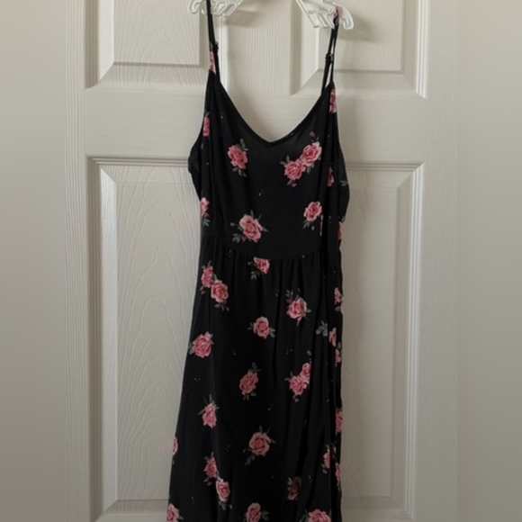 Small dress purchase on here ...too small unwork but preowned - Picture 1 of 1